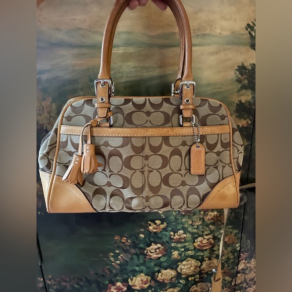 VTG COACH HAMPTON SATCHEL BAG  Tan and Brown. - Picture 9 of 9